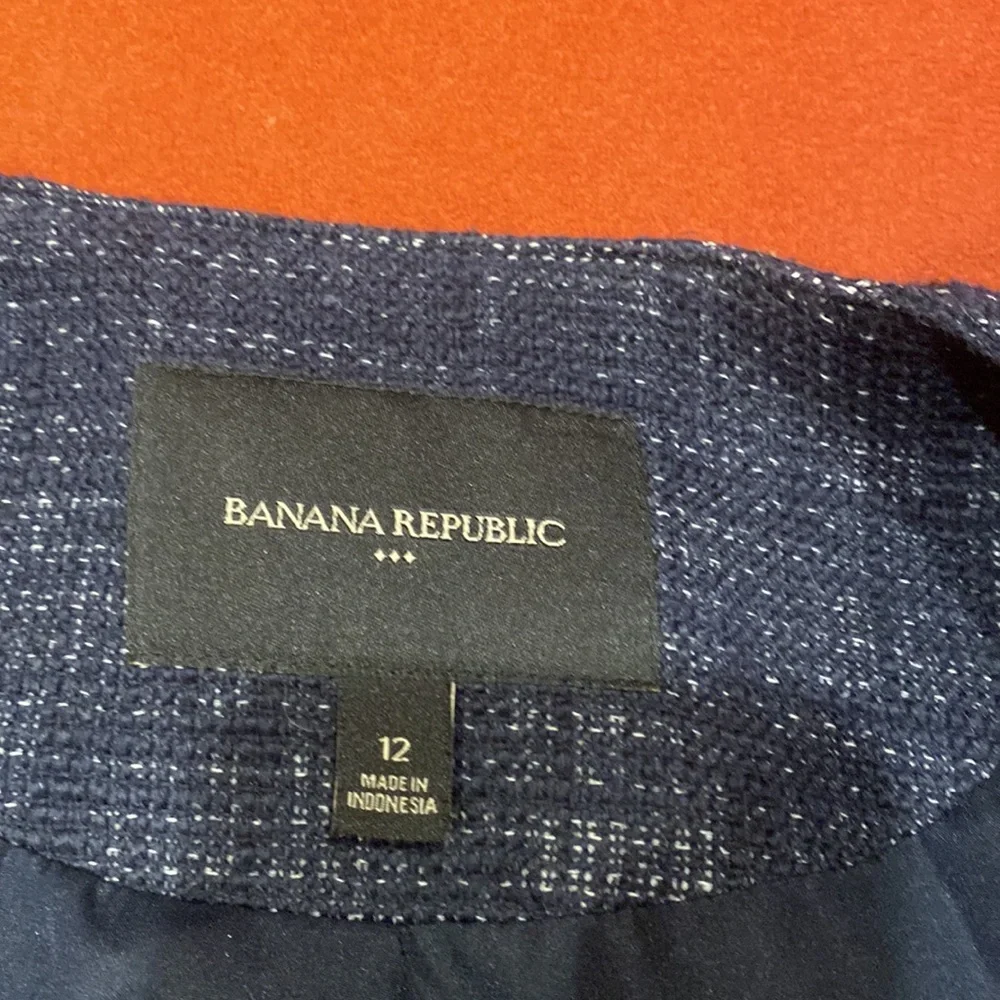 Banana Republic navy blue and white jacket/blazer with raw hem size 12